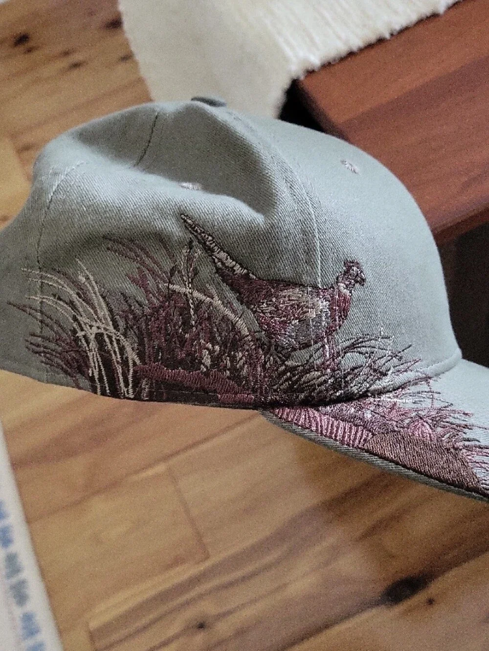 Olive Green Men's Baseball Cap with Wildlife Accent